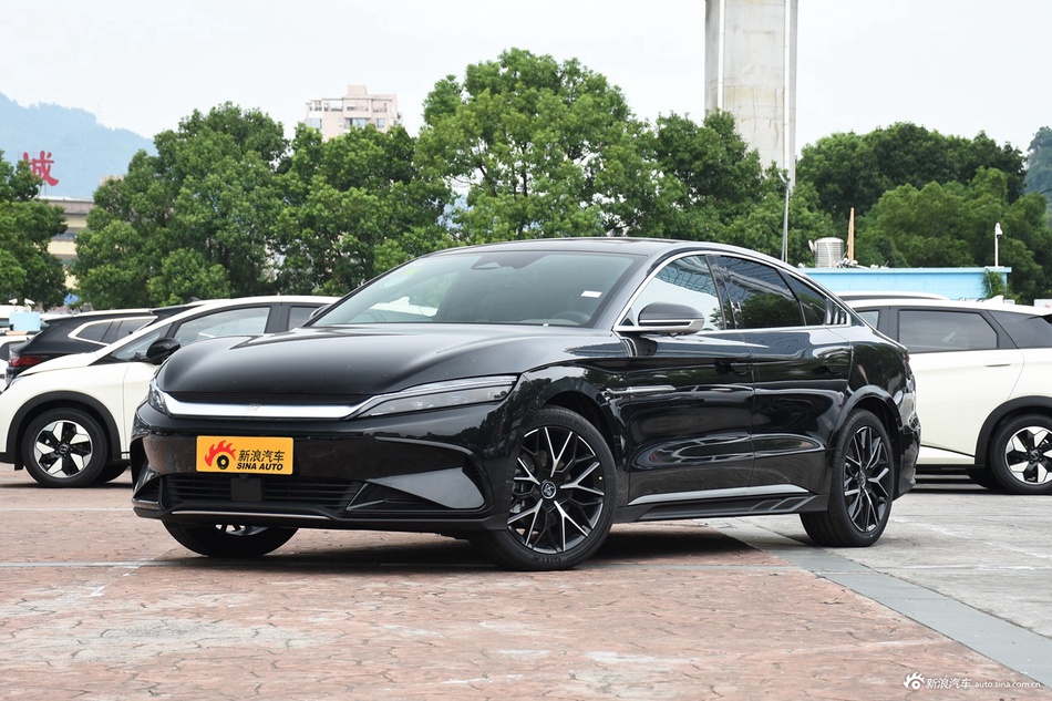 2025款比亚迪汉EV 506km尊贵版