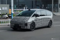 2023款理想MEGA 试装车