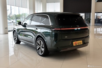 2024款理想L8 Ultra