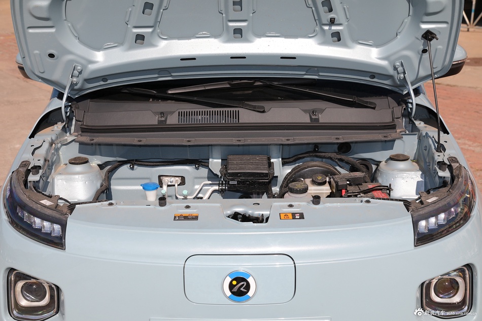 2021款华晨新日i03A 基本款