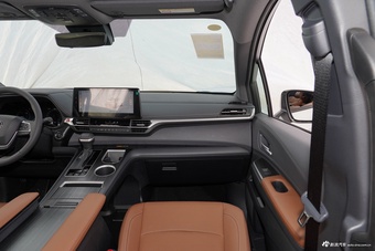 2026款格瑞维亚 2.5L混动 尊爵ULTRA版