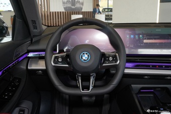 2026款宝马i5 eDrive 40L M运动套装