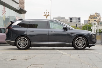 2025款昊铂HL 700 Ultra六座四驱激光雷达版