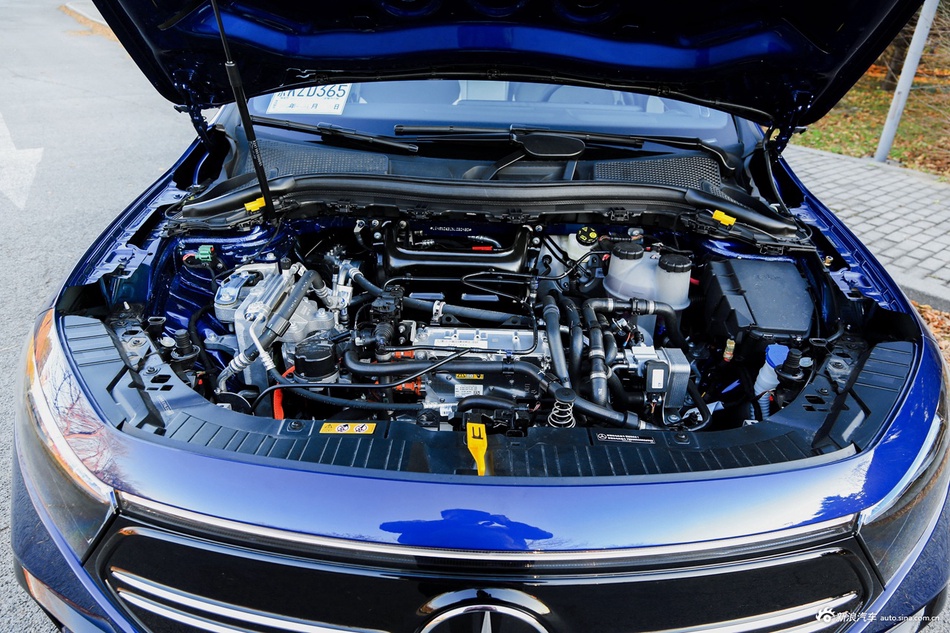 2022款奔驰EQA 300 4MATIC 首发特别版