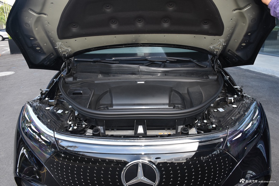 2023款奔驰EQS SUV 450 4MATIC 先锋版