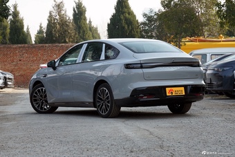 2025款零跑B01 430舒享版