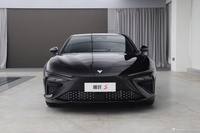 2022款哪吒S 增程版