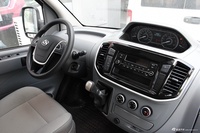 2023款上汽MAXUS V80 2.0T 手动经典城配王长轴高顶3座