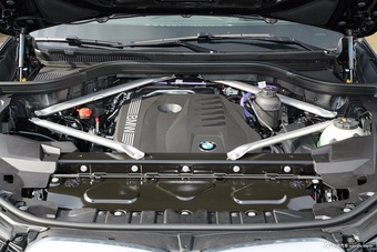 2025款宝马X5 xDrive 40Li 尊享型M 运动曜夜套装