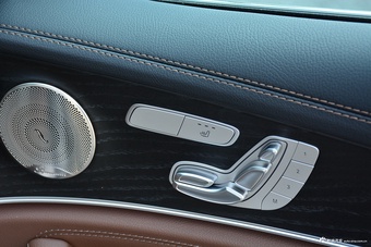 2023款奔驰E级 E 300 L 运动豪华型