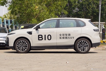 2025款零跑B10 510悦享智驾版