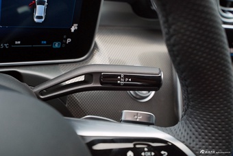 2025款奔驰C级 改款 C 260 L 4MATIC 运动版