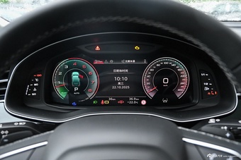 2025款奥迪Q7 55 TFSI quattro S line黑武士型