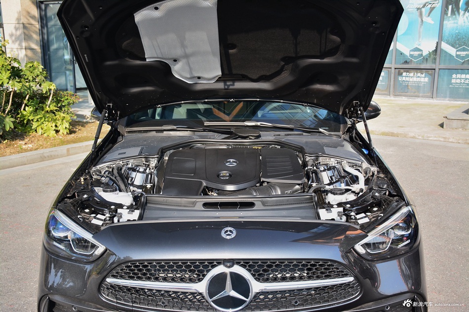 2022款奔驰C级改款 C 200 L 运动版