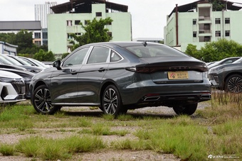 2025款艾瑞泽8 PRO 1.6T 豪华+