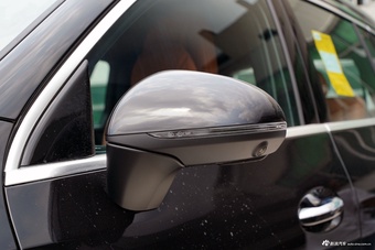 2025款奔驰GLC改款 300 L 4MATIC 豪华型 7座
