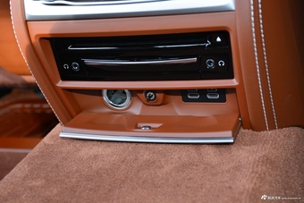  2019款宝马7系750Li xDrive V8豪华套装 