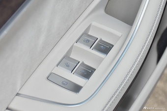 2025款奥迪A8L 55 TFSI quattro 旗舰型