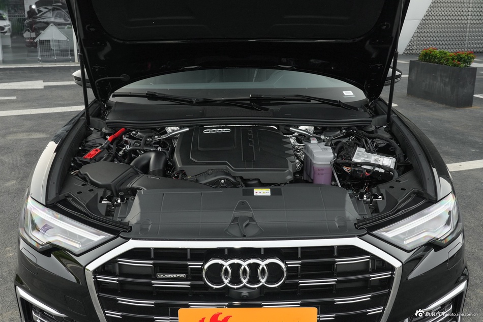 2026款奥迪A6L 45 TFSI quattro 臻选动感型+尊享包