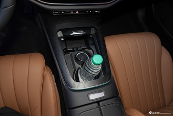 2026款奔驰E级 260 L 经典型