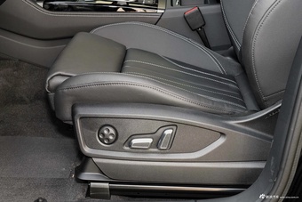 2024款奥迪Q5L 45 TFSI 豪华动感型