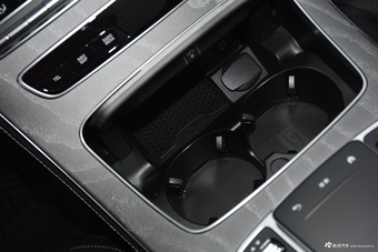 2021款奔驰E级改款 E 300 L 运动豪华型 