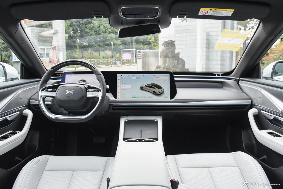 2023款小鹏P7i 702 Pro