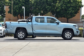 2024款金刚炮2.0T自动8AT柴油两驱精英型长箱