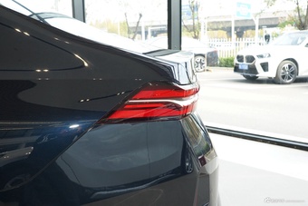 2026款宝马i5 eDrive 40L M运动套装