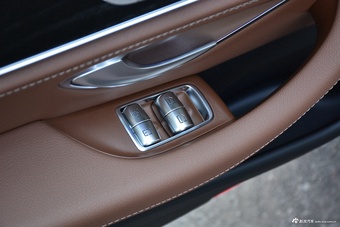 2023款奔驰E级 E 300 L 运动豪华型