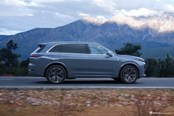 2025款理想L7 Ultra智能焕新版官图