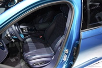 2024款飞驰 4.0T V8 雅度版