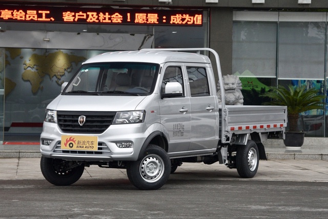 金杯金卡S32图片