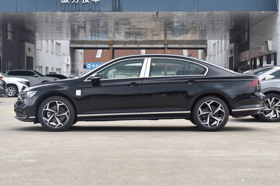 精致实用两不误，大众迈腾全国新车12.91万起