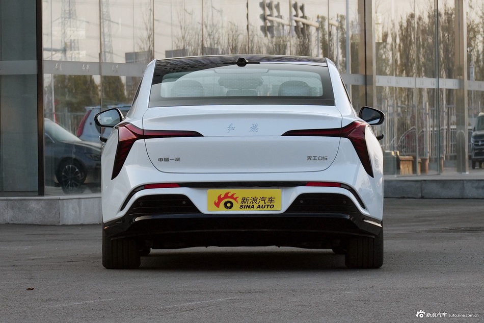 多便宜才算便宜？红旗天工05全国14.22万起，最高直降1.76万