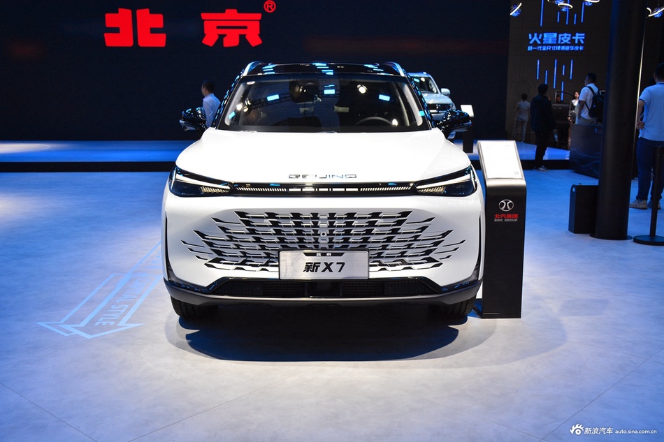 明明可以靠颜值却非要靠价格实力，北京汽车北京X7全国8.64万起
