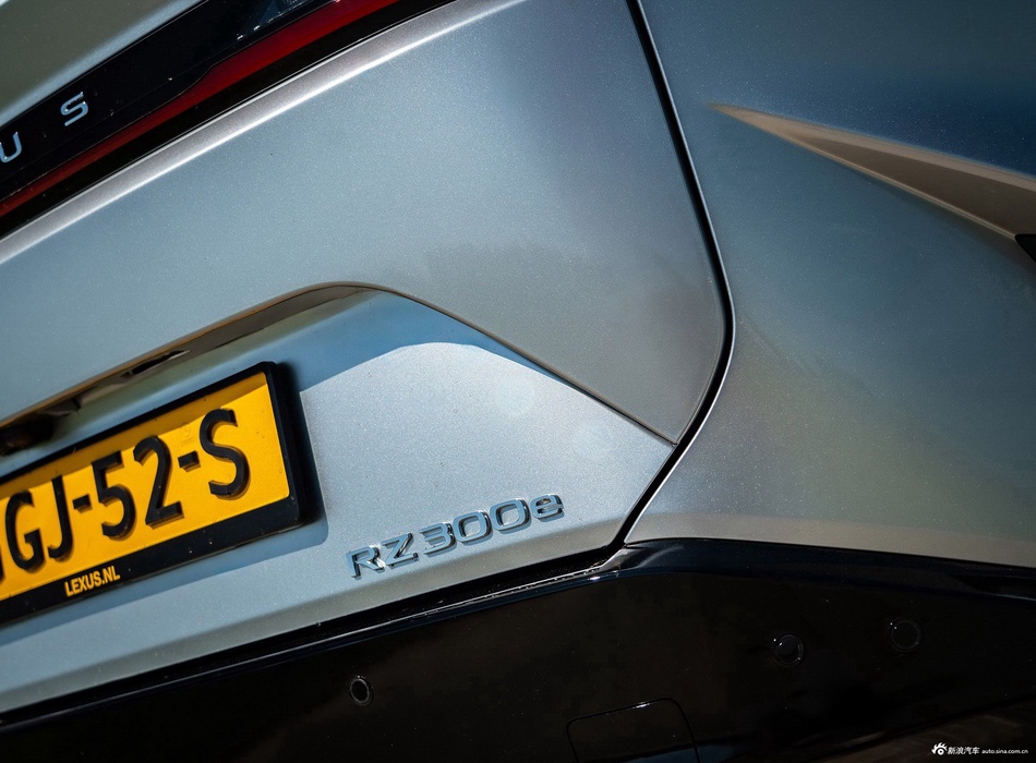 雷克萨斯RZ好开真不是吹的，6月热销最高直降11.77万