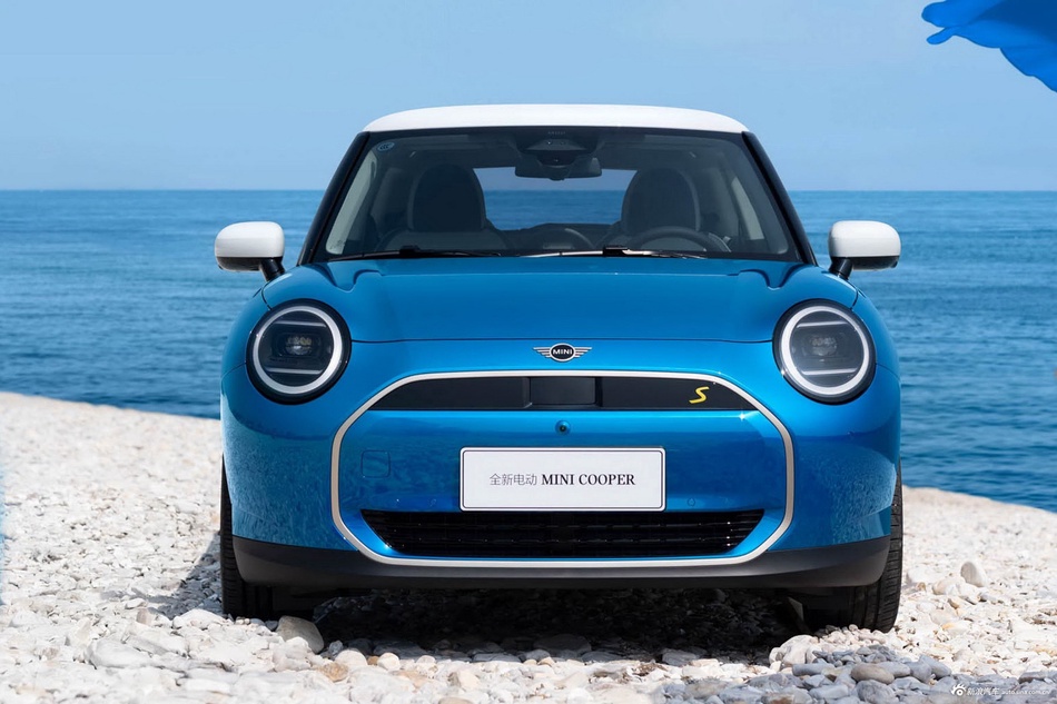 性价比很高电动MINI COOPER全国7.1折起预计下月价格会有所浮动