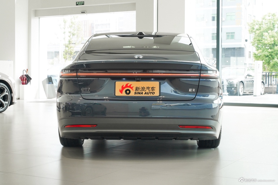 蔚来汽车蔚来ET7够狠，这车最高直降18.25万，买竞品的都后悔了！