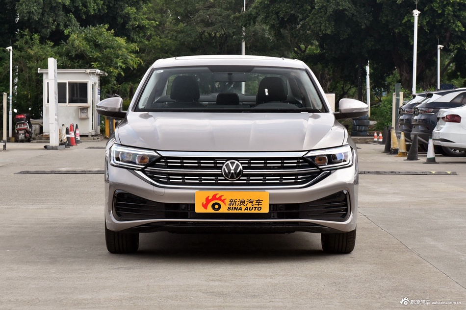 大众速腾够狠，这车最高直降4.89万，买竞品的都后悔了！